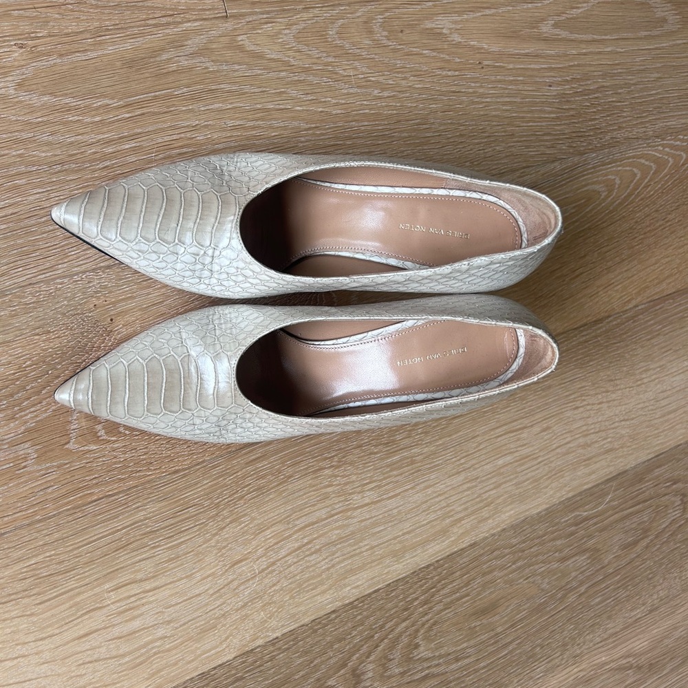 Dries Van Noten Textured Cream Pointed-Toe Heels